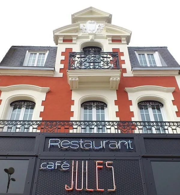Façade du Café Jules au Pouliguen