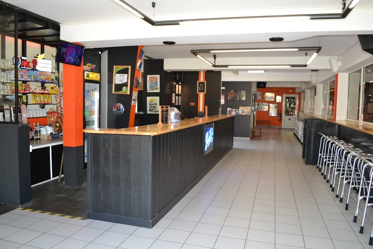 Espace bar et accueil chaleureux de Loisirs Côte d'Amour à Guérande