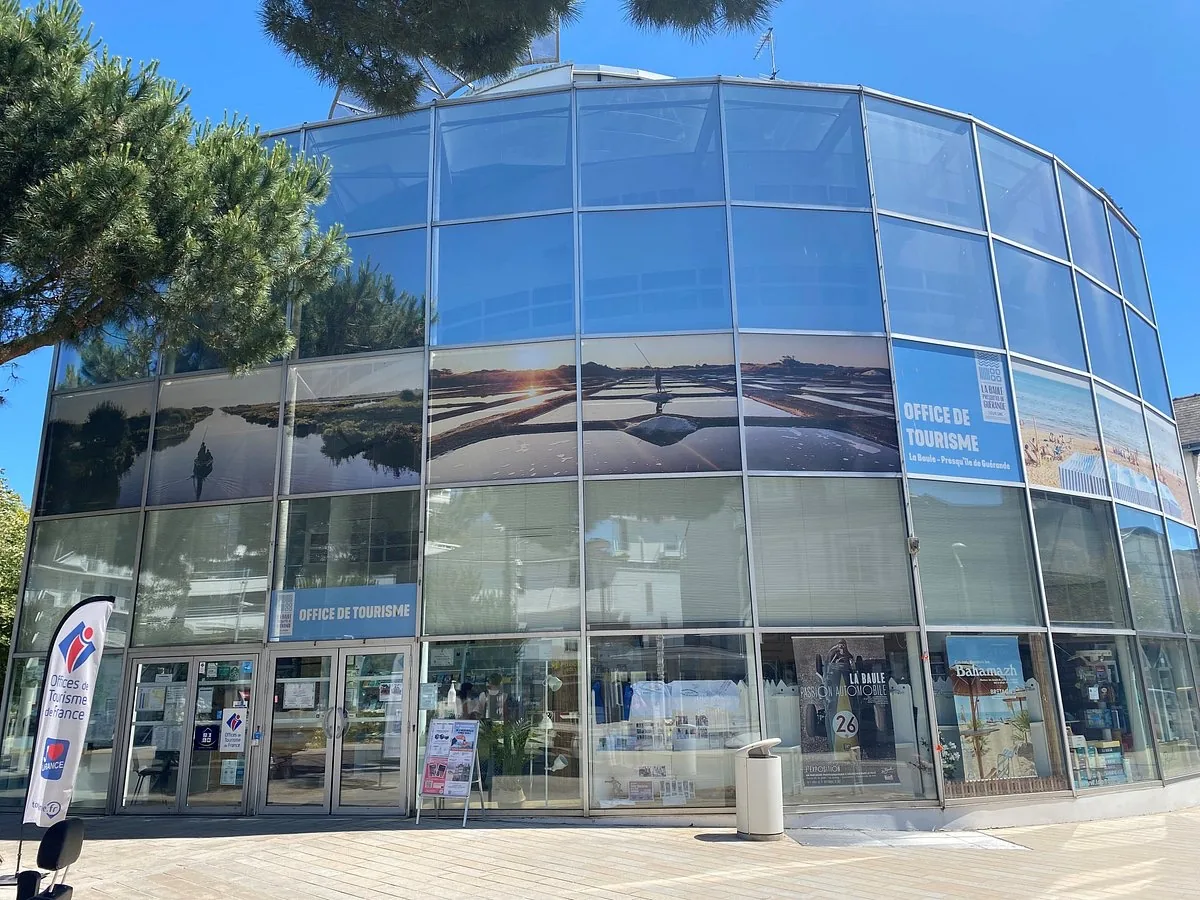 Bâtiment en verre de l'Office de Tourisme de La Baule