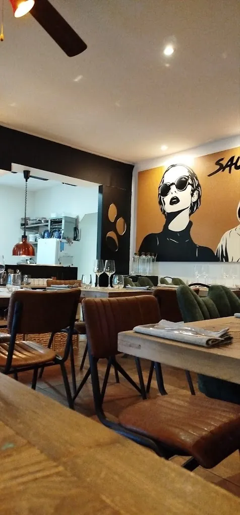 Salle du restaurant Sauvage à Pornichet
